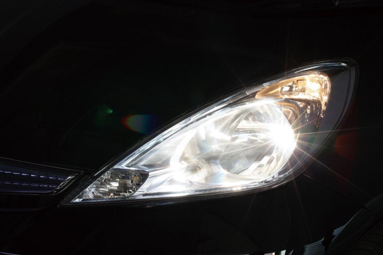 PIAA CELEST WHITE 4100K H1 12V HX605 1 piaa celest white