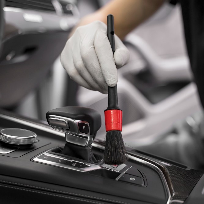 ochistiteli-plastika-avtomobilia