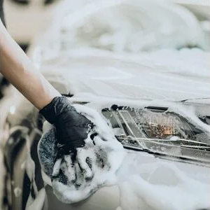 Правильная ручная мойка автомобиля 1 car wash hand 400x300 1